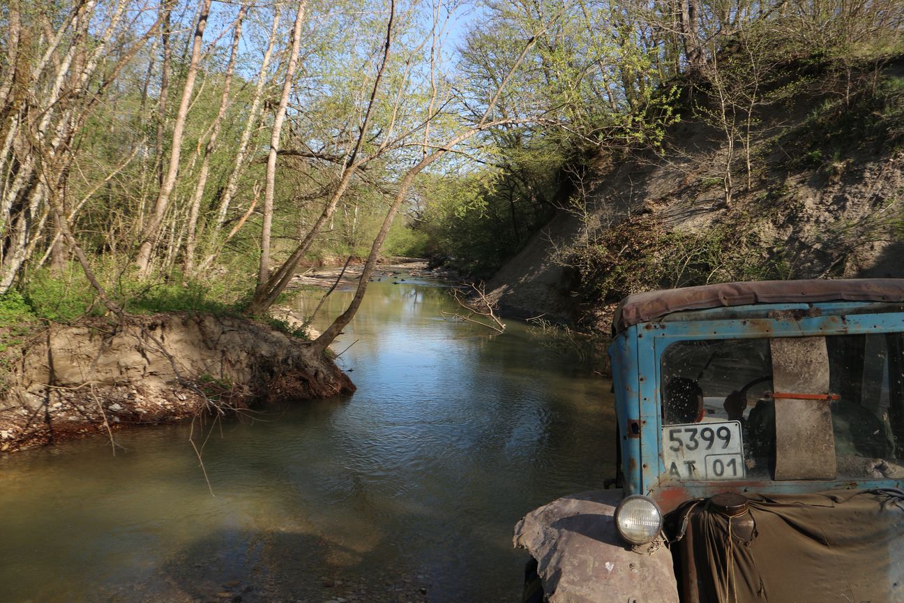 Novosvobodnaya. Wenn alle Wege aufhören, wird der Fluss zum Weg.