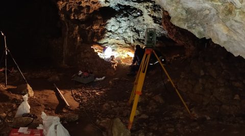 In der Klausenhöhle ist immer Nacht!