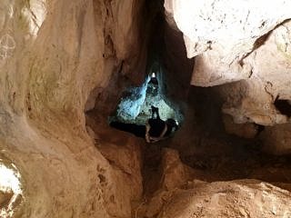 Zur Seite: Die Felsenhäusl-Kellerhöhle (Gde. Essing, Ldkr. Kelheim)