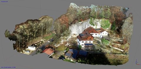 Texturiertes UAV-3D-Modell der Felswand mit der Felsenhäuslhöhle