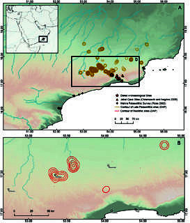 A) Spätpaläolithikum und B) Neolithikum im Süden des Oman. Konturlinien der Punktdichte der während der Feldarbeit aufgezeichneten Fundstellen. Die Überlappung der spätpaläolithischen und neolithischen Konturlinien in den Karten A und B ist ein Artefakt des Kartenmaßstabs; neolithische Standorte wurden abseits von Rohstoffaufschlüssen und in unterschiedlichen Zonen als spätpaläolithische Standorte gefunden, die überwiegend an Rohstoffaufschlüssen zu finden sind. A) Late Palaeolithic and B) Neolithic sites in southern Oman. Contour lines with an interval of one show point density of site locations recorded during fieldwork. The overlapping of the Late Palaeolithic and Neolithic contour lines in maps A and B is an artefact of map scale; Neolithic sites have been found away from raw material outcrops and in distinct zones as Late Palaeolithic sites, which are predominantly near to raw material outcrops.