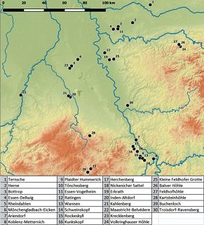 Karte des nördlichen Rheinlandes und angrenzenden Gebieten mit den größeren Fundstellen aus dem Mittelpaläolithikum (Bearbeitung: C. Mischka; Kartengrundlage: http://srtm.csi.cgiar.org/).