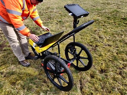 Gerade bei der Einarbeitung in ein neues Gerät wichtig: Die erste Auswertung der Messdaten erfolgt bereits im Feld.