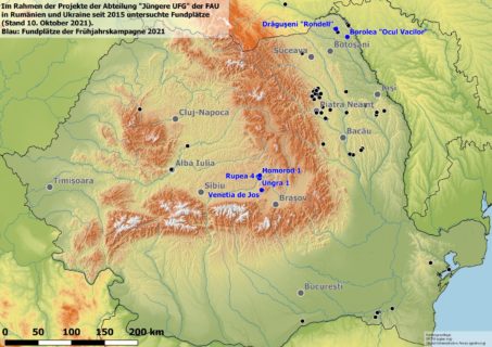 Lage der bisher prospektierten Fundplätze in Rumänien. Blau: Herbstkampagne 2021.