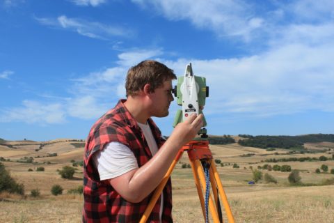 Ausbildung vor Ort: Einarbeitung in die Arbeit mit dem Tachymeter - 1