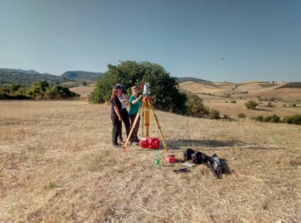 Nach der Einrichtung des Messsystems mit dem DGPS kann mit dem Tachymeter weitergearbeitet werden.