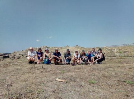 Das Team am Ara della Regina in Tarquinia.