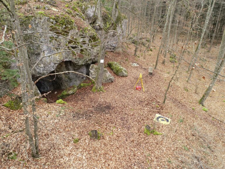 Vorbereitung für den Sommer! Erste Vermessungsarbeiten an der Hohlensteinhöhle bei Ederheim