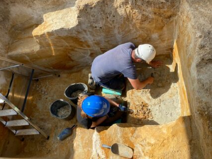 Zum Artikel "Neandertaler im Norden – eine archäologisch-geowissenschaftliche Lehrgrabung in Lichtenberg, Niedersachsen"