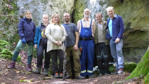 Das Team der zweiten Arbeitswoche (von links nach rechts: Sch. Sultan Sade, M. Siegler, C. Lechner, U. Bange, Th. Uthmeier, A. Pastoors, M. Kehl). Ein Gruppenfoto des Teams der ersten Arbeitswoche haben wir leider versäumt zu machen. Hierauf wären noch C. Mischka und M. Trodler zu sehen.