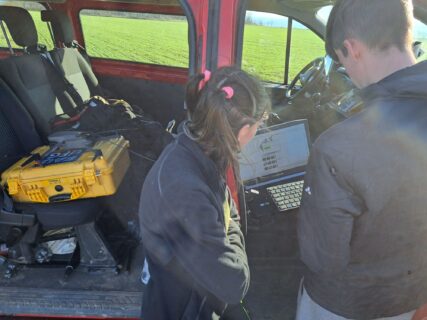 UAV-Ausbildung 2: Noch auf dem Fundplatz wird das erste Modell gerechnet, um sicherzugehen, dass keine Fotos fehlen.