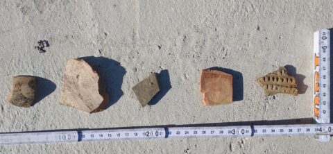 Măgirești: Fundstücke der Phasen Cucuteni AB (3 Stk.), Cucuteni A und Precucuteni (v.rl)