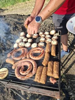 Das Grillgut ist bereits auf dem Rost!